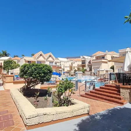 Yuccapark Stephanie 아데제