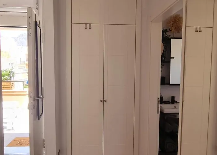 Yuccapark Stephanie 아데제